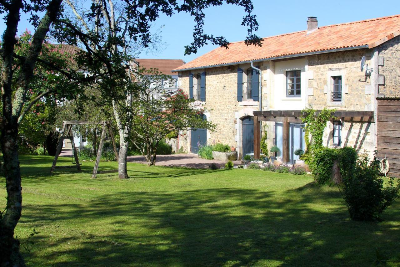 Вилла La Chataigne Piegut-Pluviers Экстерьер фото